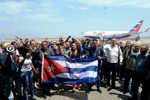 Recibió Raúl a delegación cubana a la VIII Cumbre de las Américas Recibió Raúl a delegación cubana a la VIII Cumbre de las Américas